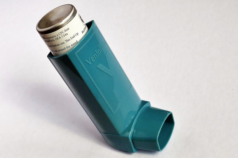 allergy-spray-bottle-blue-health-product-660816-pxhere.com