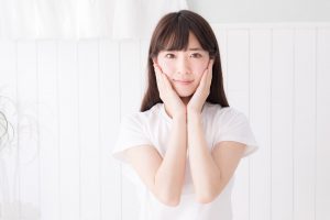 肌を気にする女性