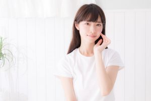 肌を気にする女性