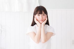 肌を気にする女性